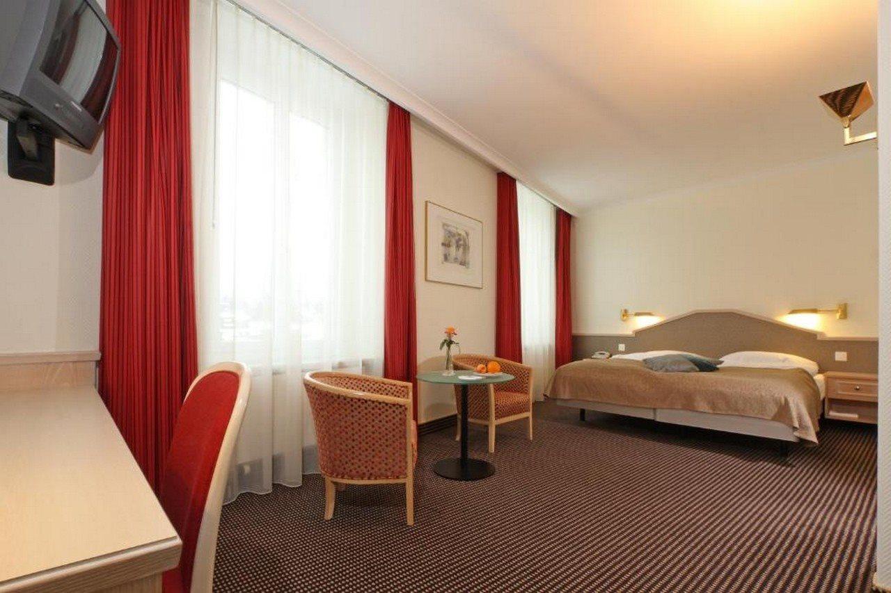 Seehotel Waldstaetterhof Swiss Quality Брунен Екстериор снимка