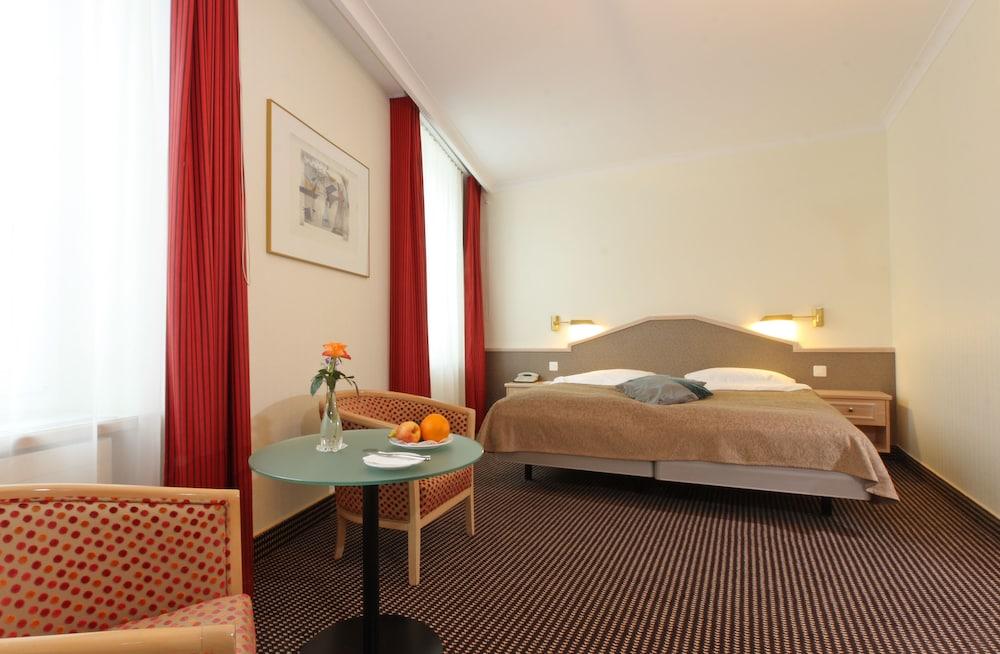 Seehotel Waldstaetterhof Swiss Quality Брунен Екстериор снимка